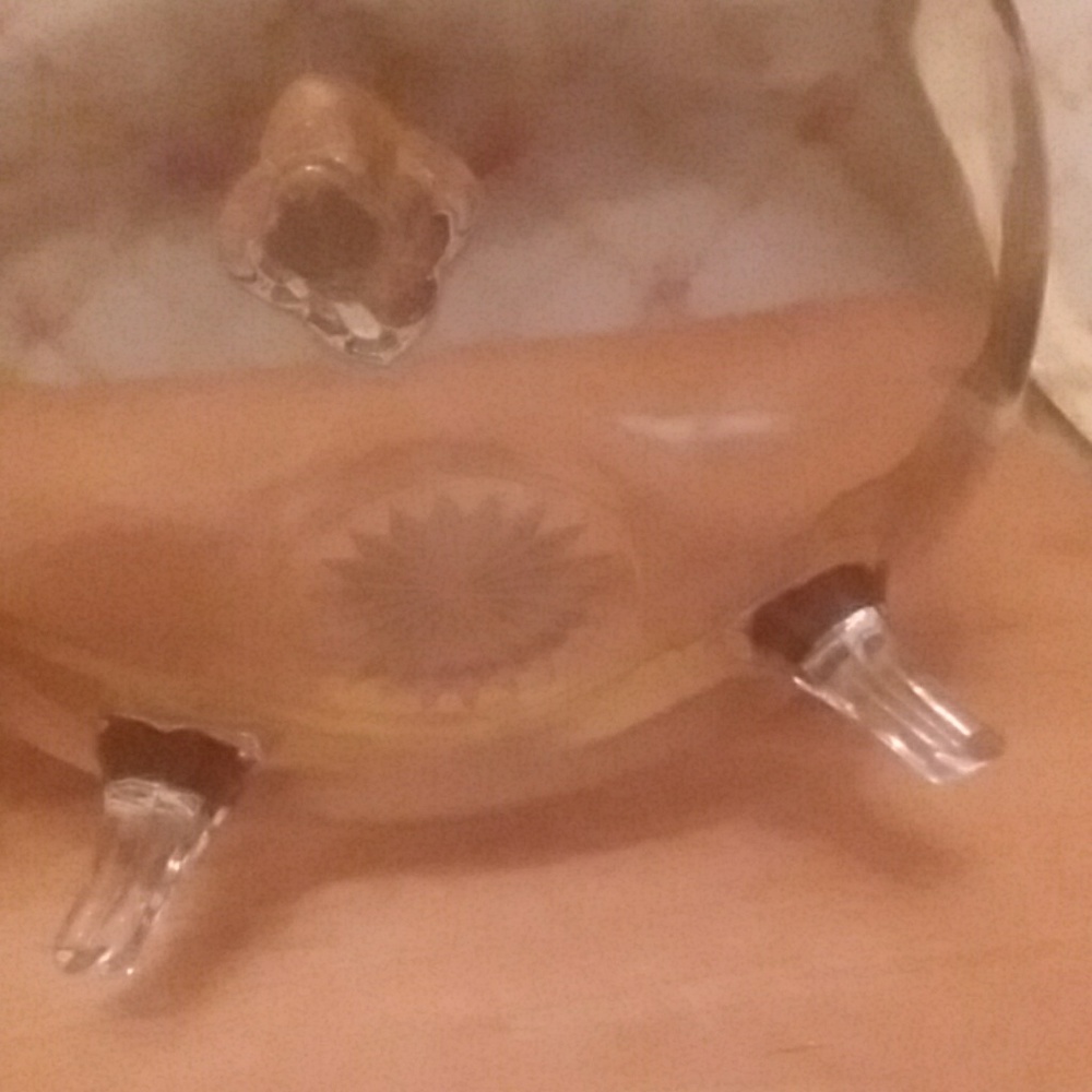 Antique glass footed fruit bowl with gold leaf rim - Picture 3 of 5